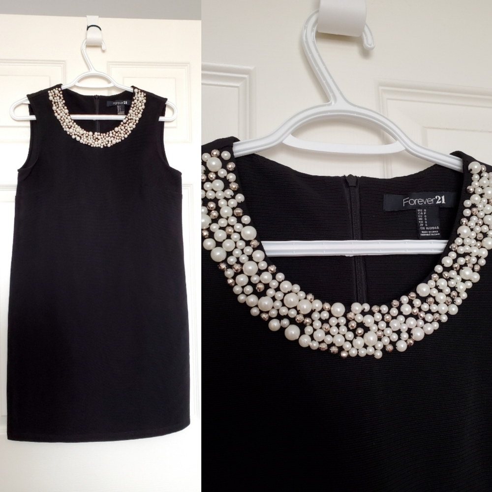 Forever 21 black stretch knit shift dress pearl metallic collar Small Audrey